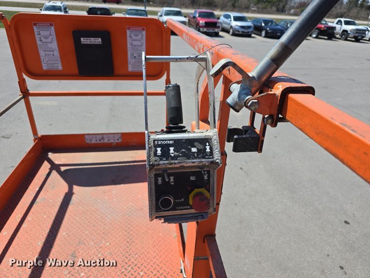 image for item EH8842 2016 Snorkel S4726E scissor lift
