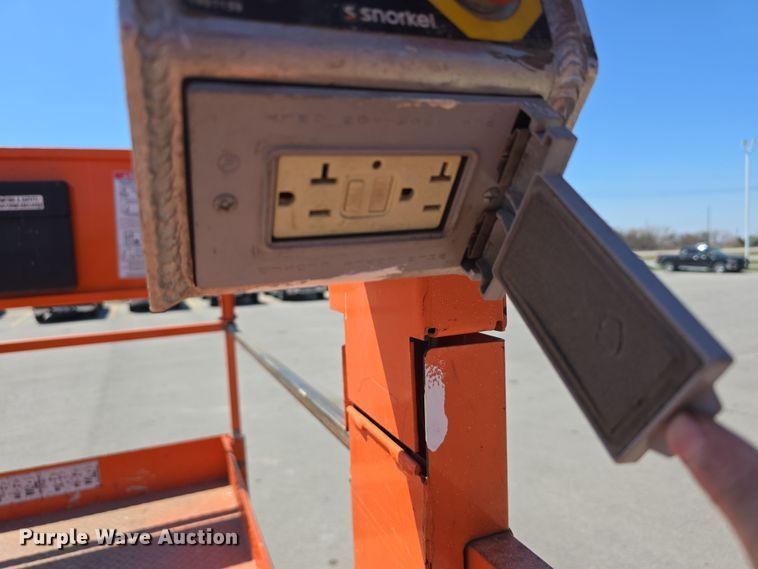 image for item EH8842 2016 Snorkel S4726E scissor lift