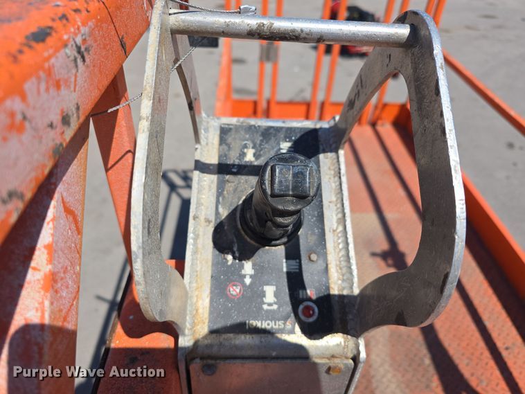 image for item EH8842 2016 Snorkel S4726E scissor lift