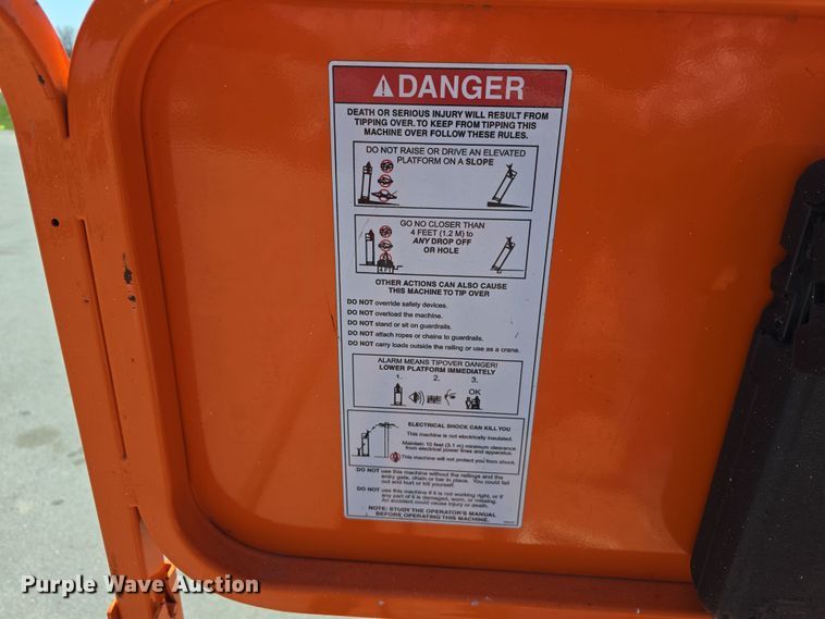 image for item EH8842 2016 Snorkel S4726E scissor lift