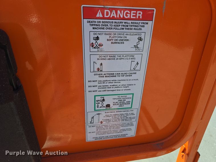 image for item EH8842 2016 Snorkel S4726E scissor lift