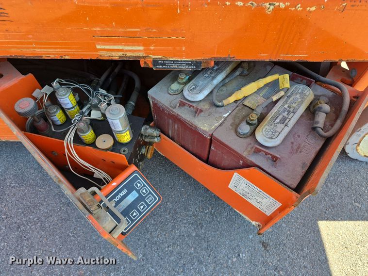 image for item EH8842 2016 Snorkel S4726E scissor lift