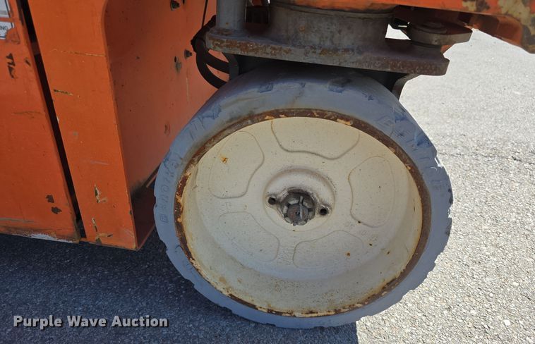 image for item EH8842 2016 Snorkel S4726E scissor lift