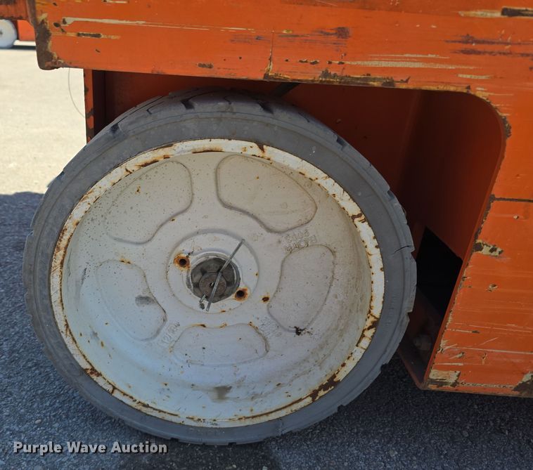 image for item EH8842 2016 Snorkel S4726E scissor lift