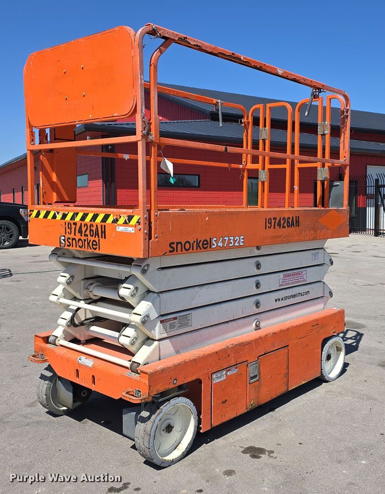 image for item EH8843 2017 Snorkel S4732E scissor lift