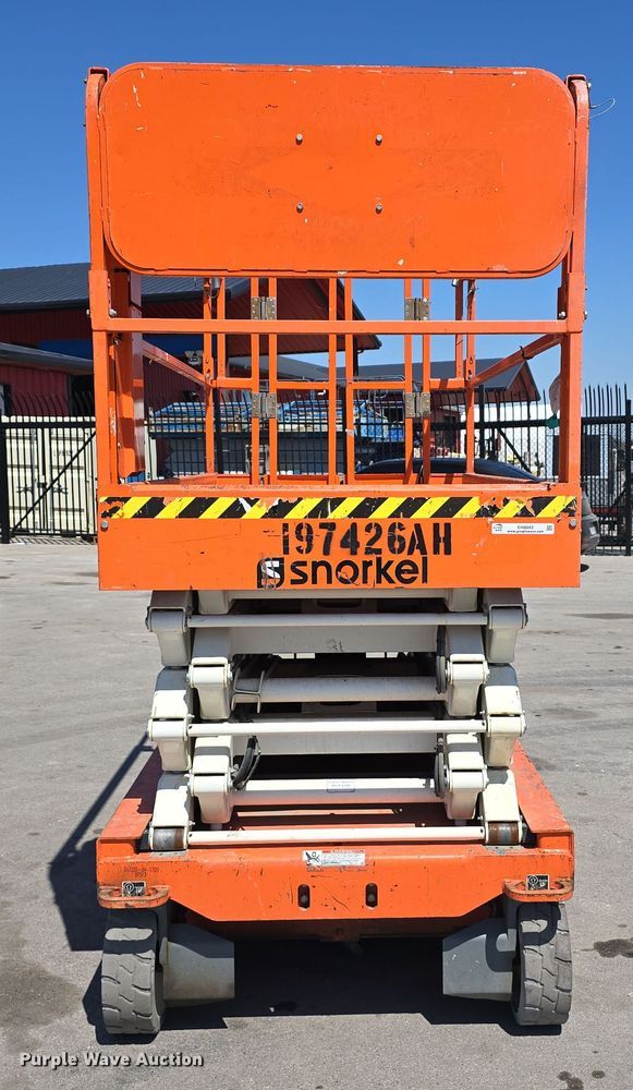 image for item EH8843 2017 Snorkel S4732E scissor lift