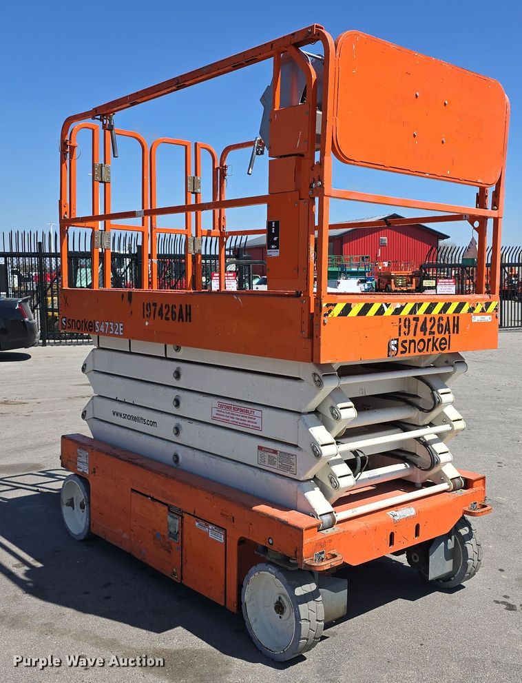 image for item EH8843 2017 Snorkel S4732E scissor lift