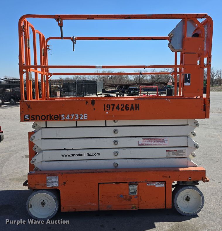image for item EH8843 2017 Snorkel S4732E scissor lift