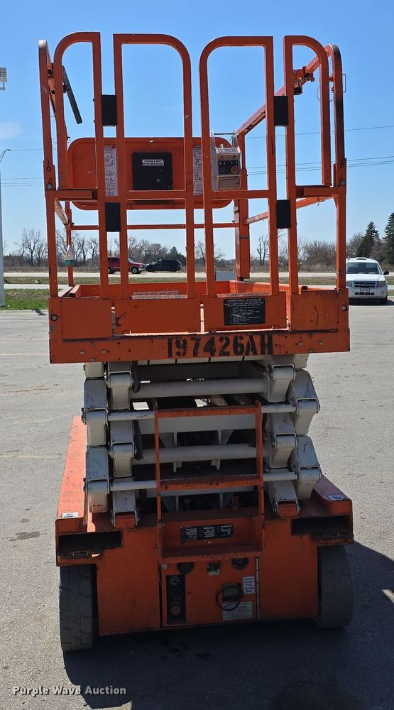 image for item EH8843 2017 Snorkel S4732E scissor lift