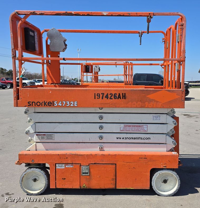 image for item EH8843 2017 Snorkel S4732E scissor lift
