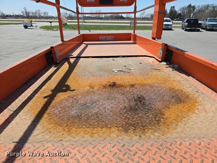 image for item EH8843 2017 Snorkel S4732E scissor lift