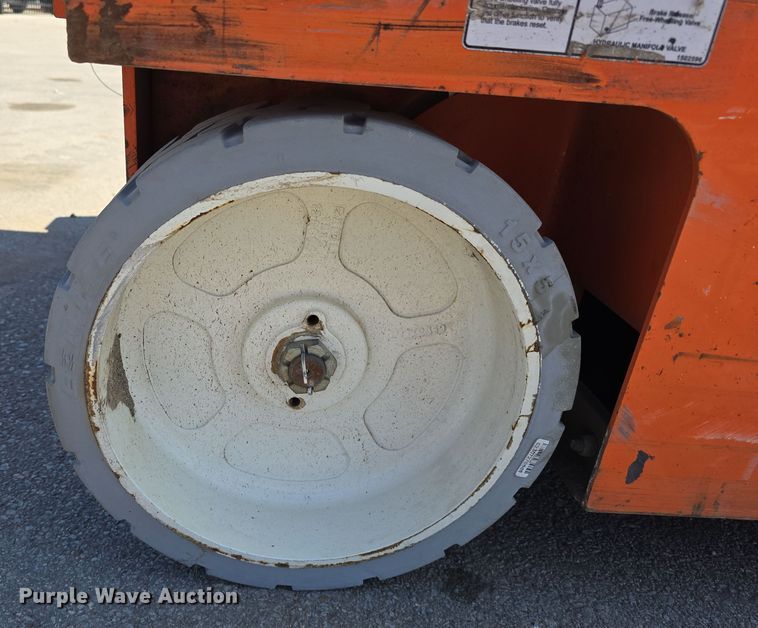 image for item EH8843 2017 Snorkel S4732E scissor lift