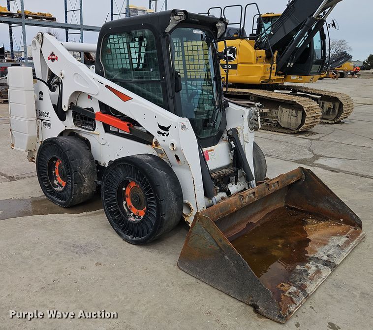 image for item EI8854 2019 Bobcat S770 skid steer loader