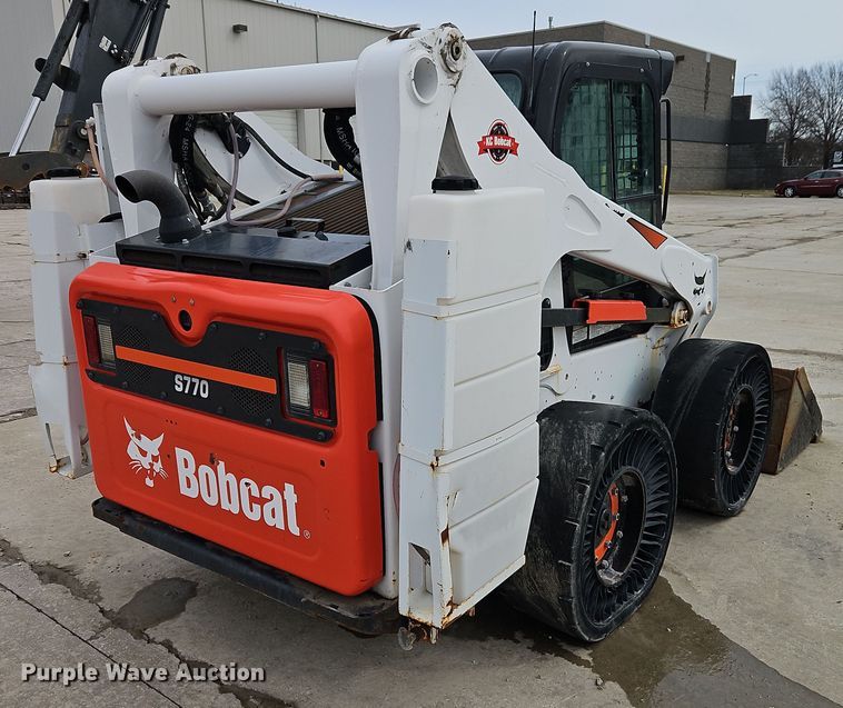 image for item EI8854 2019 Bobcat S770 skid steer loader