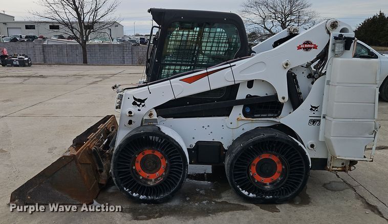 image for item EI8854 2019 Bobcat S770 skid steer loader