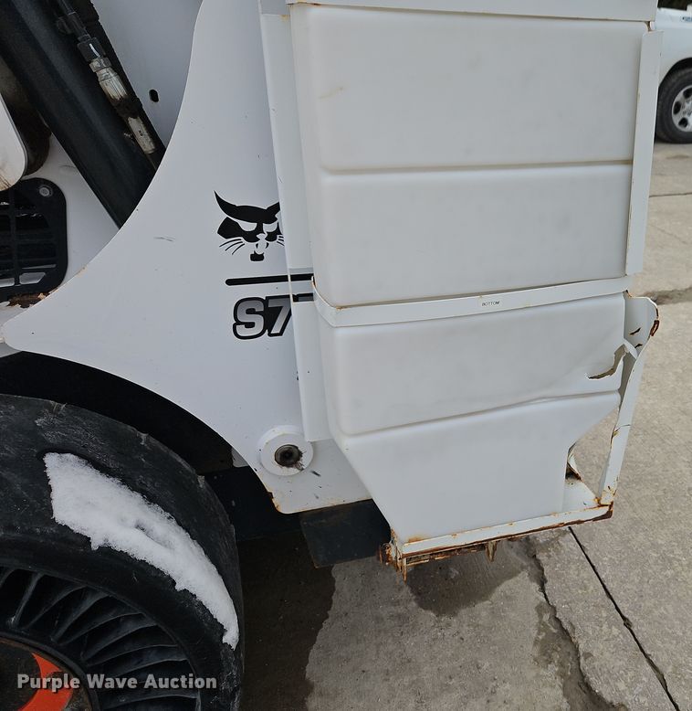 image for item EI8854 2019 Bobcat S770 skid steer loader