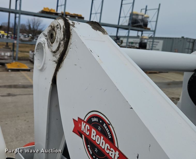 image for item EI8854 2019 Bobcat S770 skid steer loader