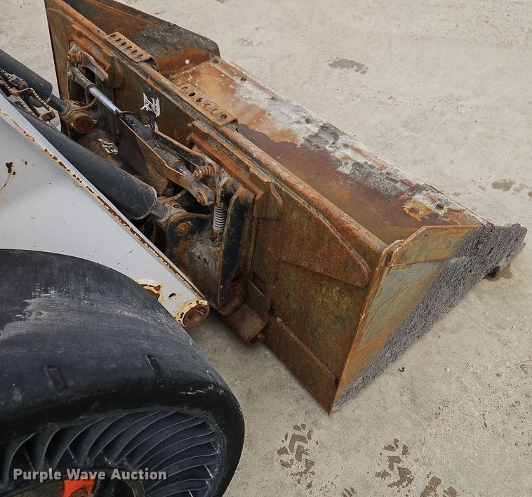 image for item EI8854 2019 Bobcat S770 skid steer loader