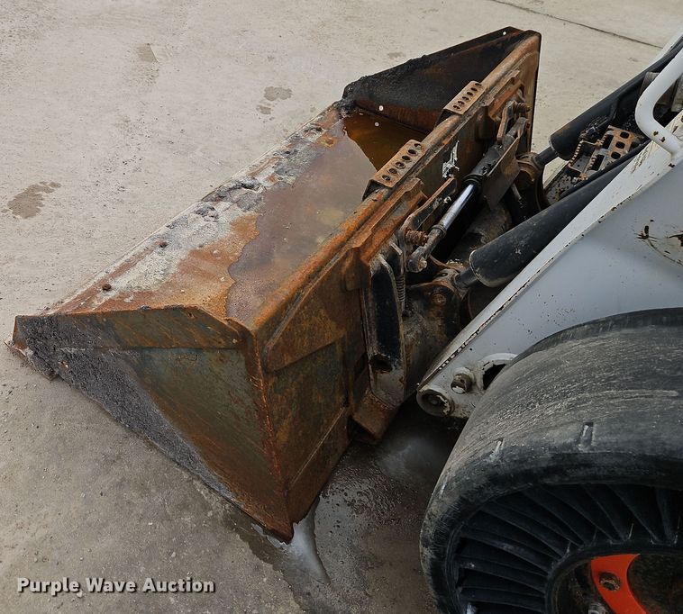 image for item EI8854 2019 Bobcat S770 skid steer loader