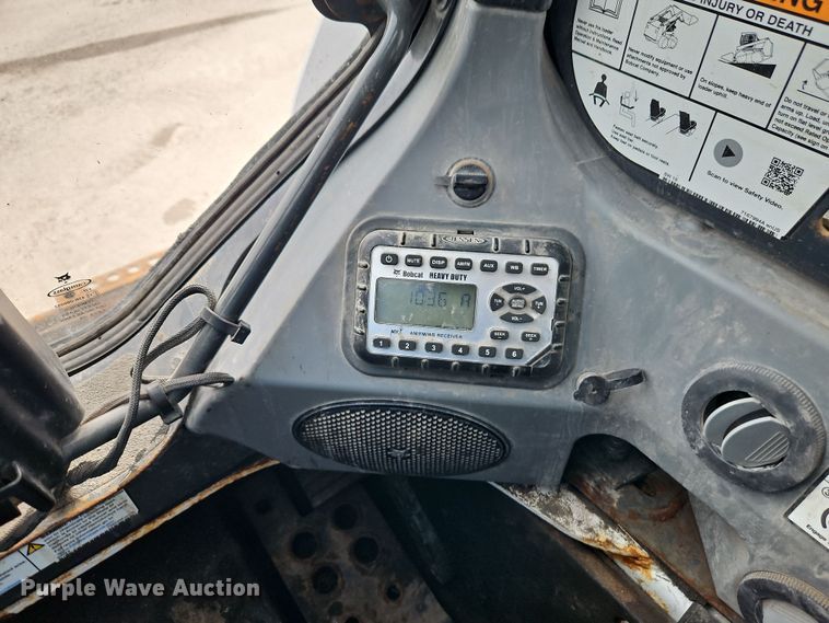 image for item EI8854 2019 Bobcat S770 skid steer loader