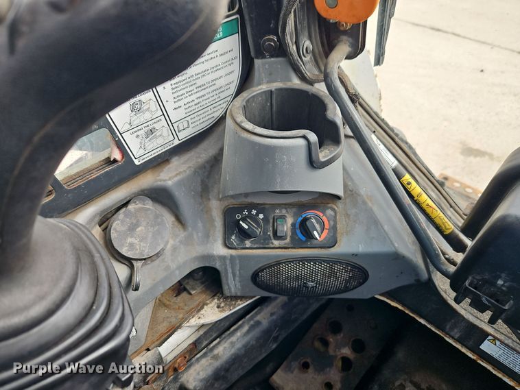 image for item EI8854 2019 Bobcat S770 skid steer loader