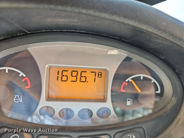 image for item EI8854 2019 Bobcat S770 skid steer loader