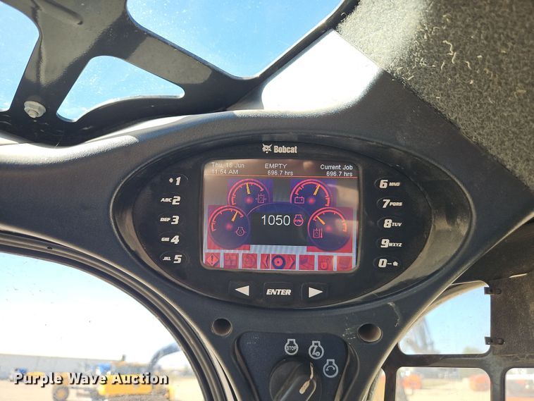 image for item EI8854 2019 Bobcat S770 skid steer loader