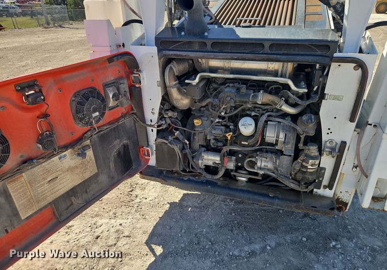 image for item EI8854 2019 Bobcat S770 skid steer loader