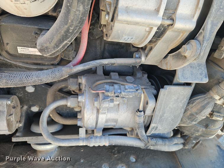 image for item EI8854 2019 Bobcat S770 skid steer loader