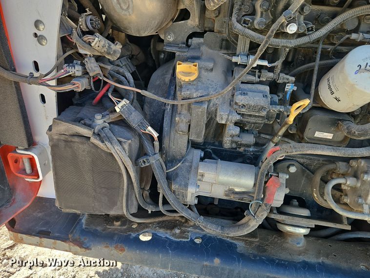 image for item EI8854 2019 Bobcat S770 skid steer loader