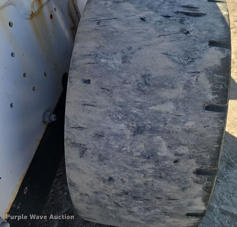 image for item EI8854 2019 Bobcat S770 skid steer loader