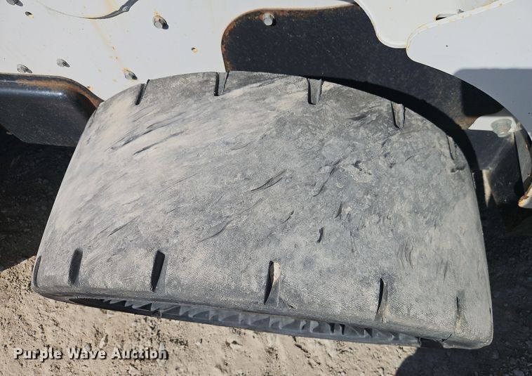 image for item EI8854 2019 Bobcat S770 skid steer loader