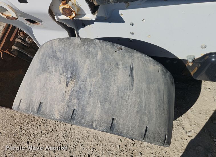 image for item EI8854 2019 Bobcat S770 skid steer loader