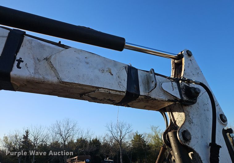 image for item EI8900 1999 Bobcat 337 mini excavator