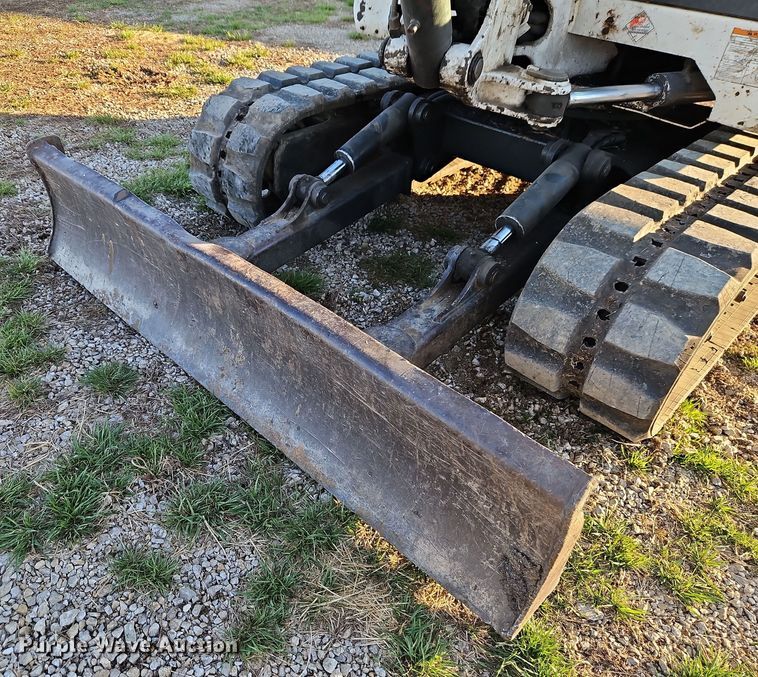 image for item EI8900 1999 Bobcat 337 mini excavator