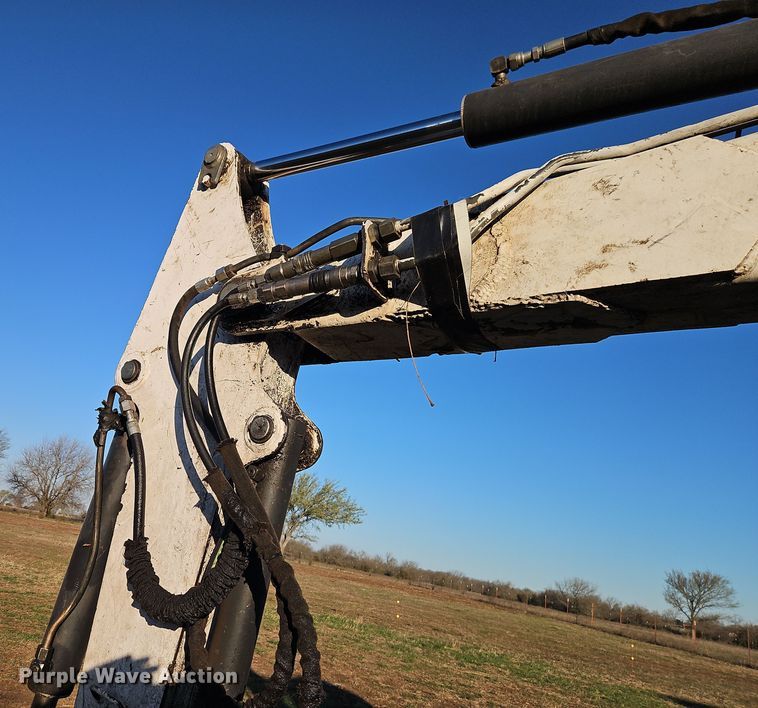 image for item EI8900 1999 Bobcat 337 mini excavator