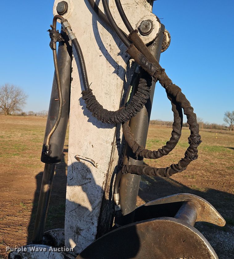 image for item EI8900 1999 Bobcat 337 mini excavator