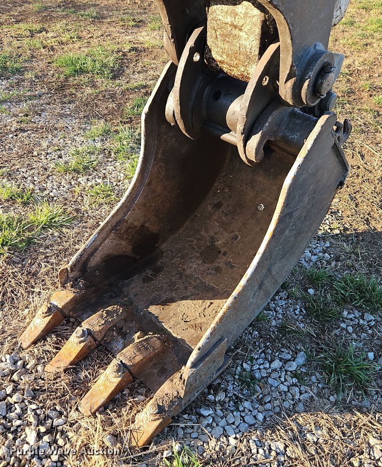 image for item EI8900 1999 Bobcat 337 mini excavator