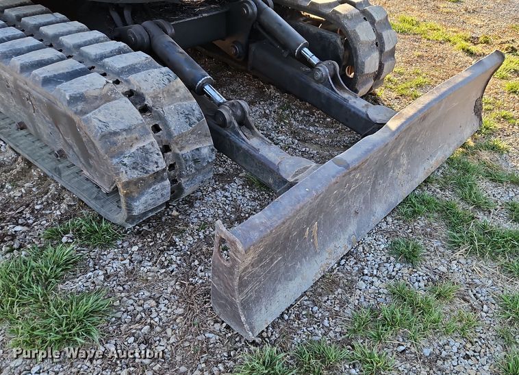 image for item EI8900 1999 Bobcat 337 mini excavator