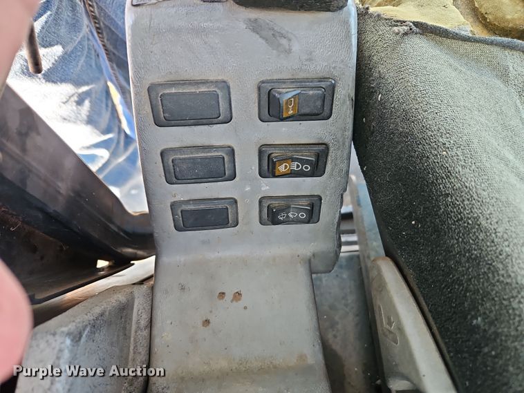 image for item EI8900 1999 Bobcat 337 mini excavator