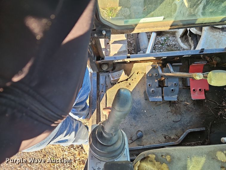 image for item EI8900 1999 Bobcat 337 mini excavator