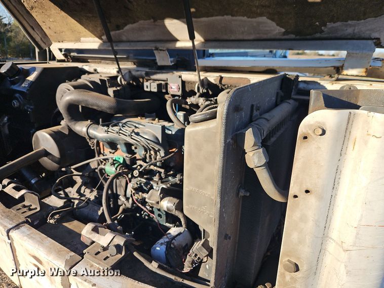 image for item EI8900 1999 Bobcat 337 mini excavator