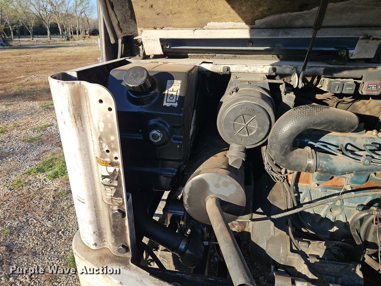 image for item EI8900 1999 Bobcat 337 mini excavator