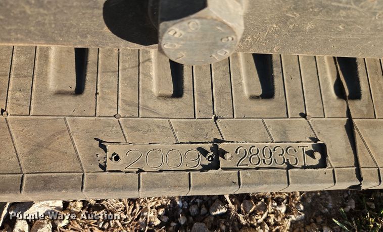 image for item EI8900 1999 Bobcat 337 mini excavator