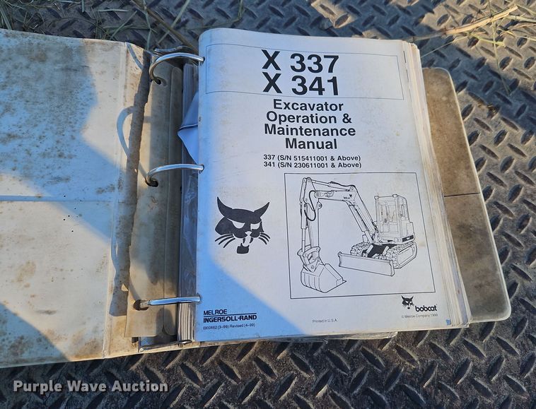 image for item EI8900 1999 Bobcat 337 mini excavator