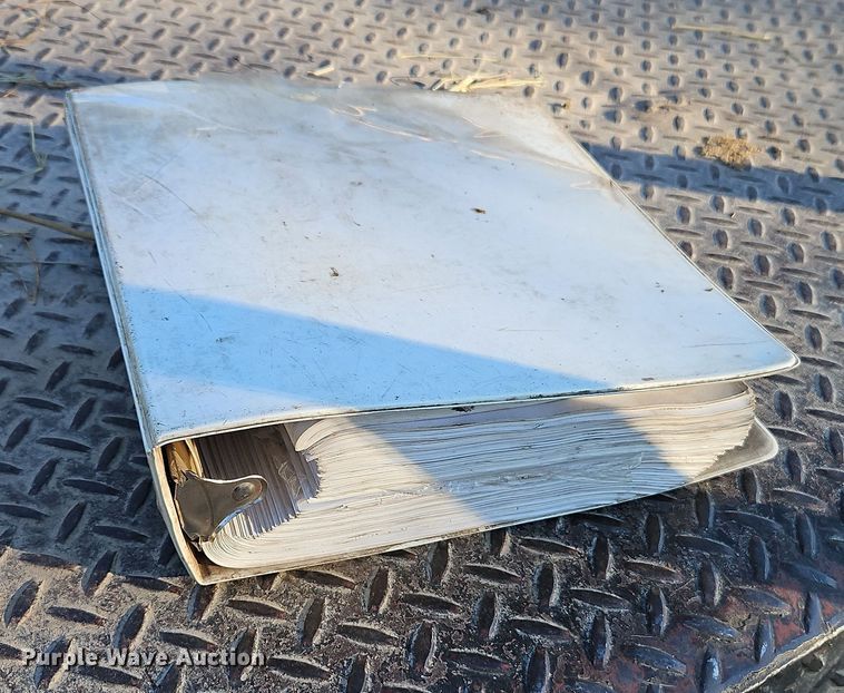 image for item EI8900 1999 Bobcat 337 mini excavator