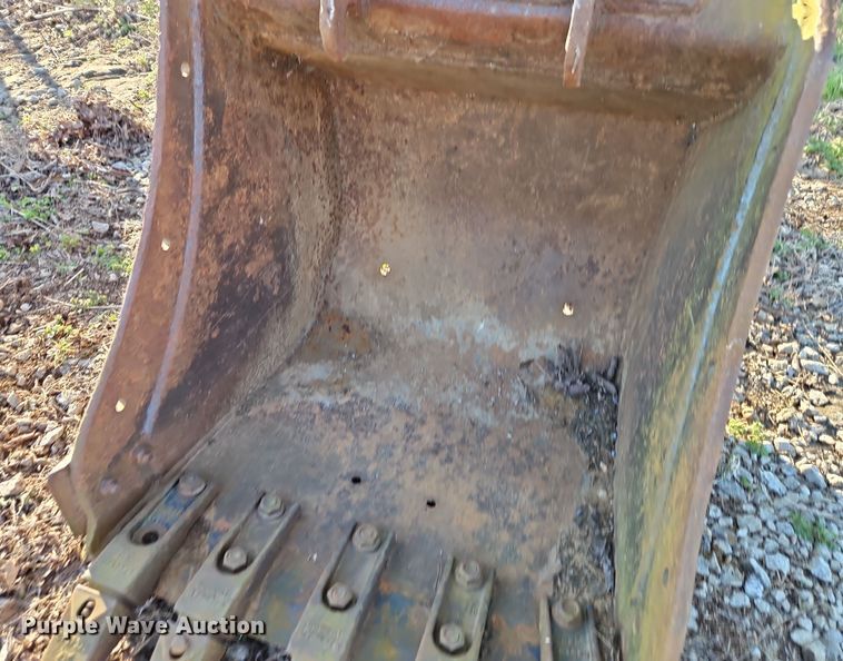 image for item EI8901 Melroe mini excavator bucket