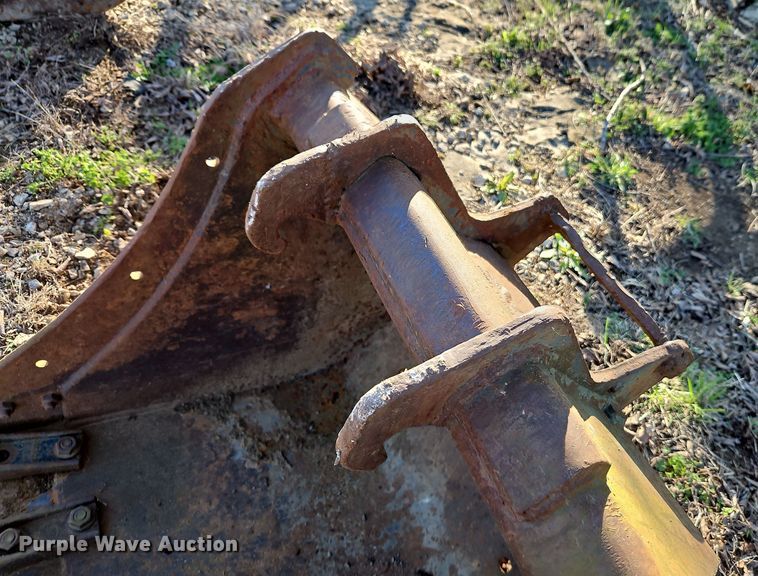 image for item EI8901 Melroe mini excavator bucket