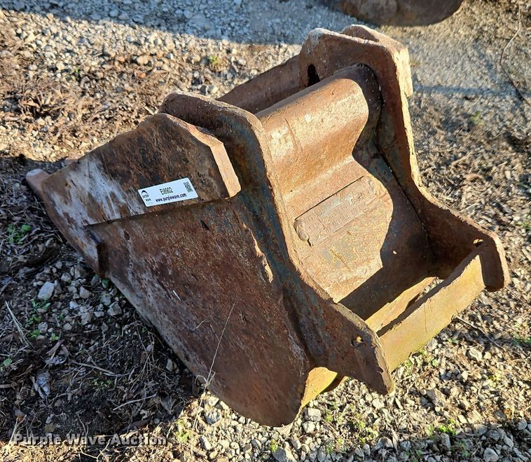 image for item EI8902 Melroe Bobcat 337 mini excavator bucket