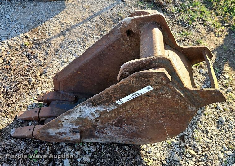 image for item EI8902 Melroe Bobcat 337 mini excavator bucket